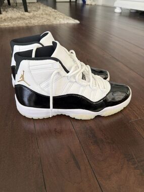 Jordan Men's Air Jordan 11 Retro White/Black/Gold